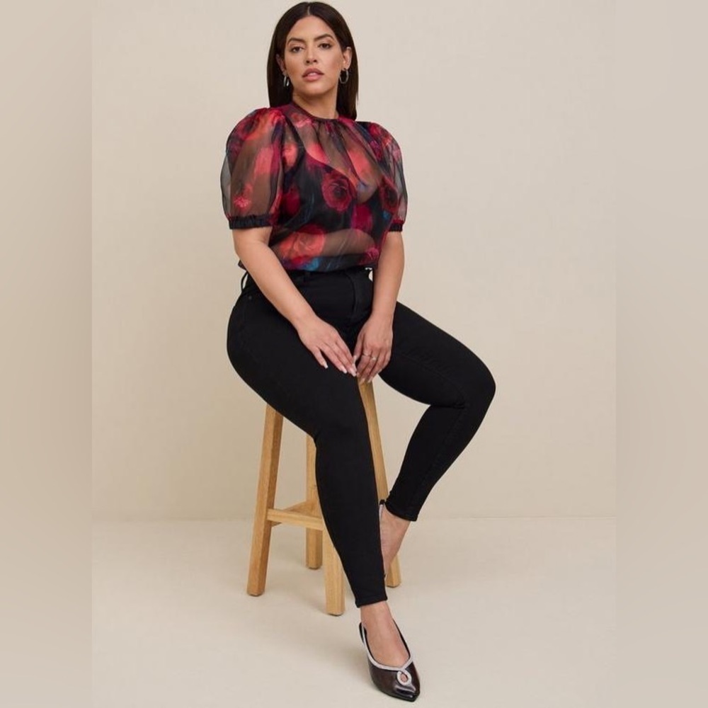 Torrid Plus Size Floral Black Organza Puff Short Sleeve Top Size 2